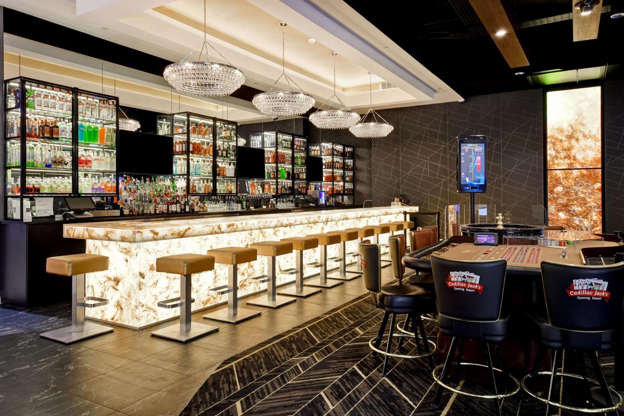 Doubletree By Hilton Deadwood At Cadillac Jack'S Zewnętrze zdjęcie