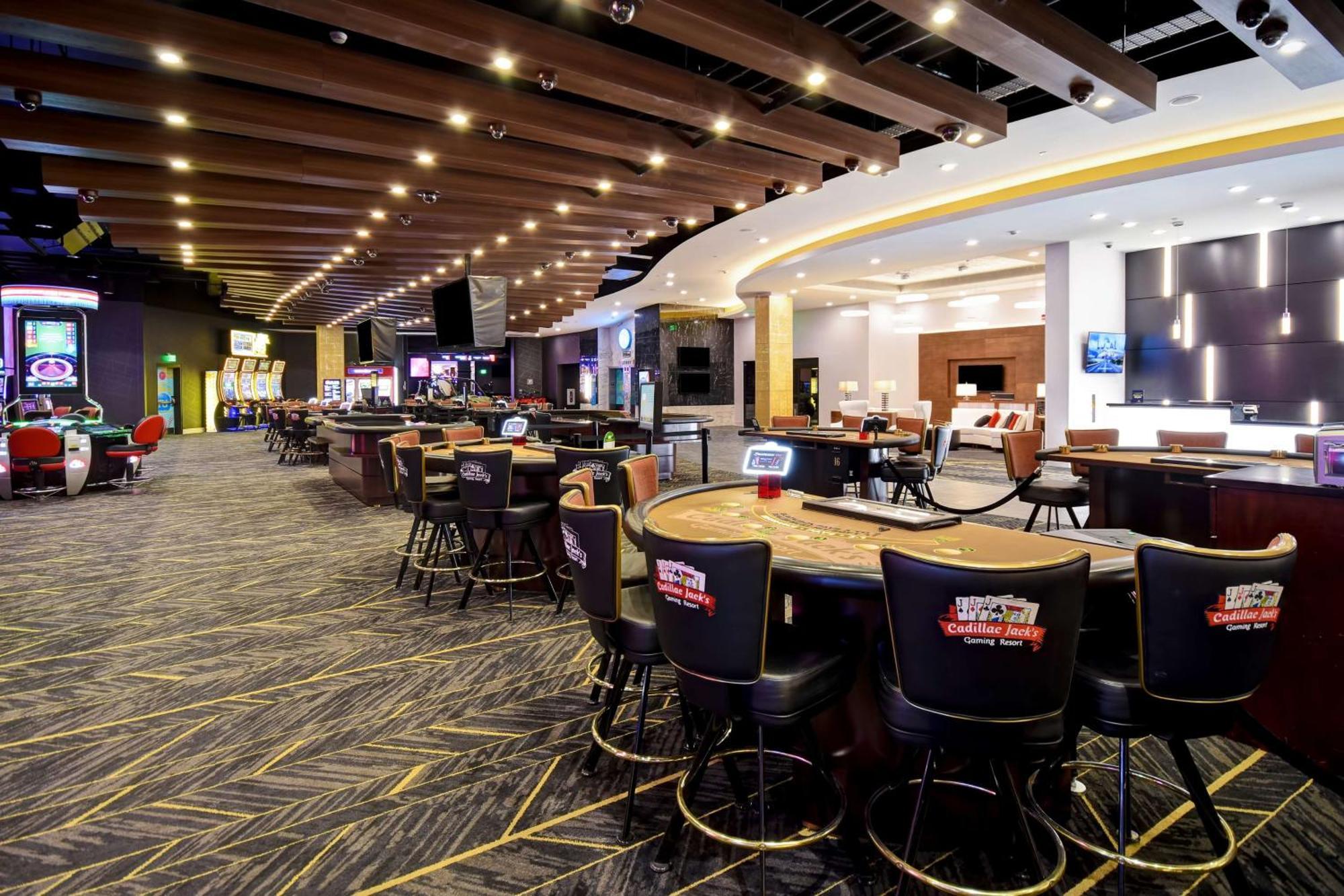 Doubletree By Hilton Deadwood At Cadillac Jack'S Zewnętrze zdjęcie