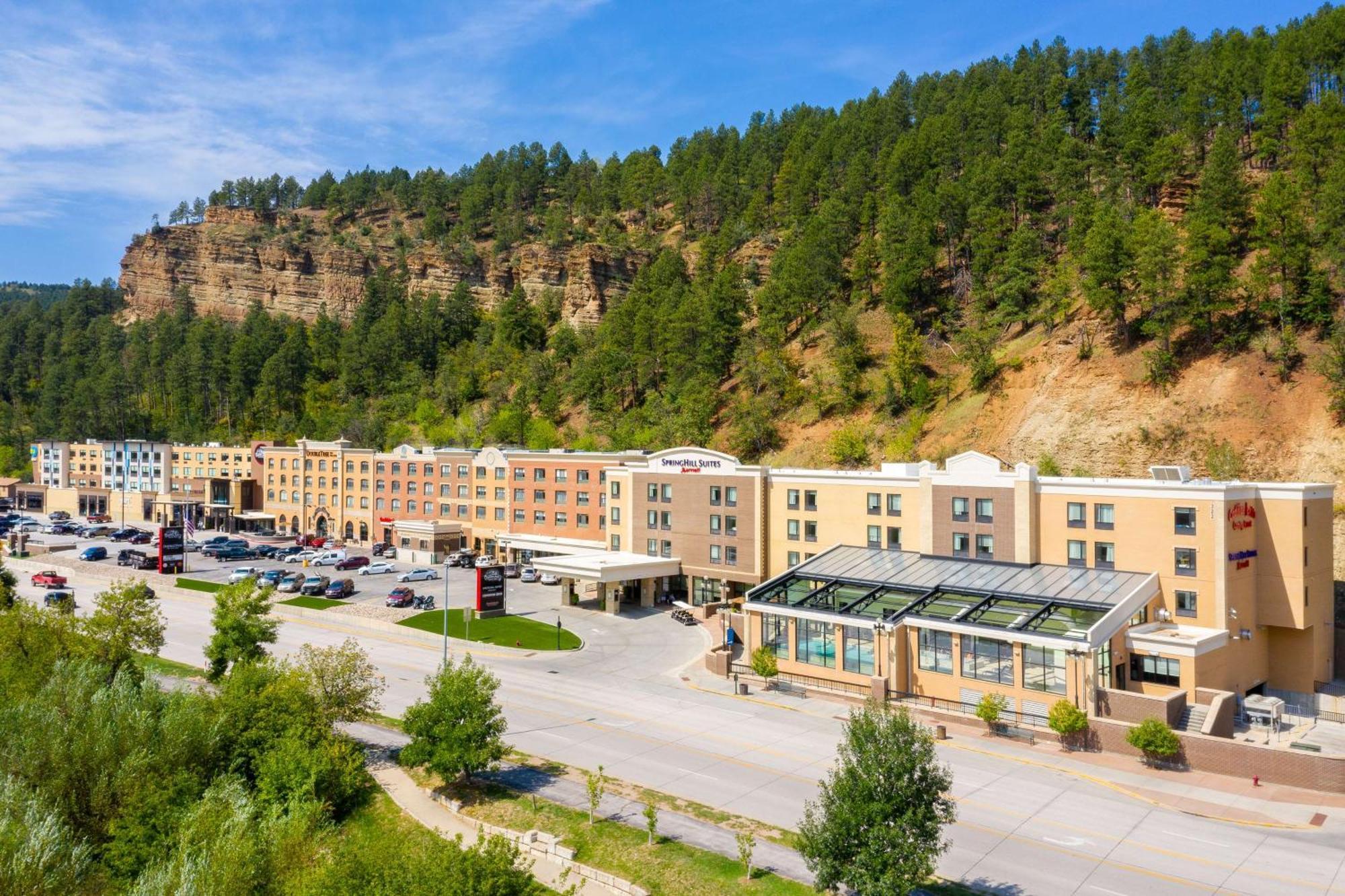 Doubletree By Hilton Deadwood At Cadillac Jack'S Zewnętrze zdjęcie